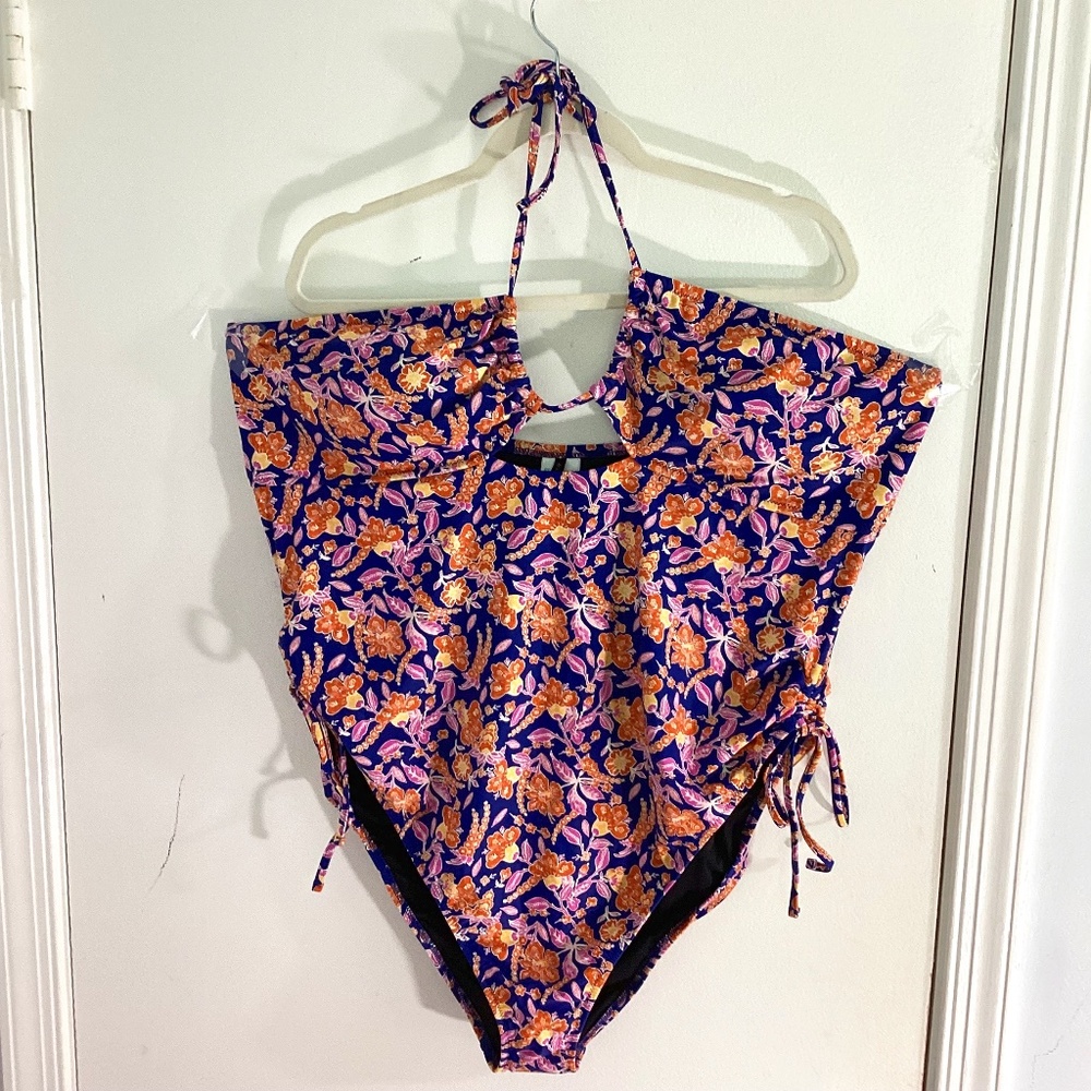 NWT J.CREW RE-IMAGINED SIZE 24 ONE PEICE HALTER SWIMSUIT FLORAL KEY HOLE